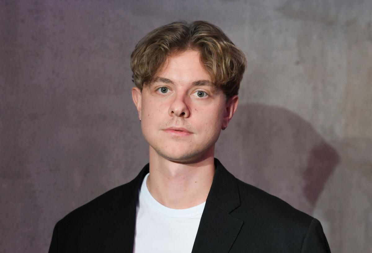 Wenn Geheimnisse viral gehen: die ARD-Serie „Schattenseite“ Content Creator Jonas Ems greift im Netz gesellschaftsrelevante Themen auf.