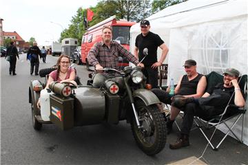 Cool: Matze auf seinem Motorrad aus Kiew. Foto Kai-Martin Ulrich