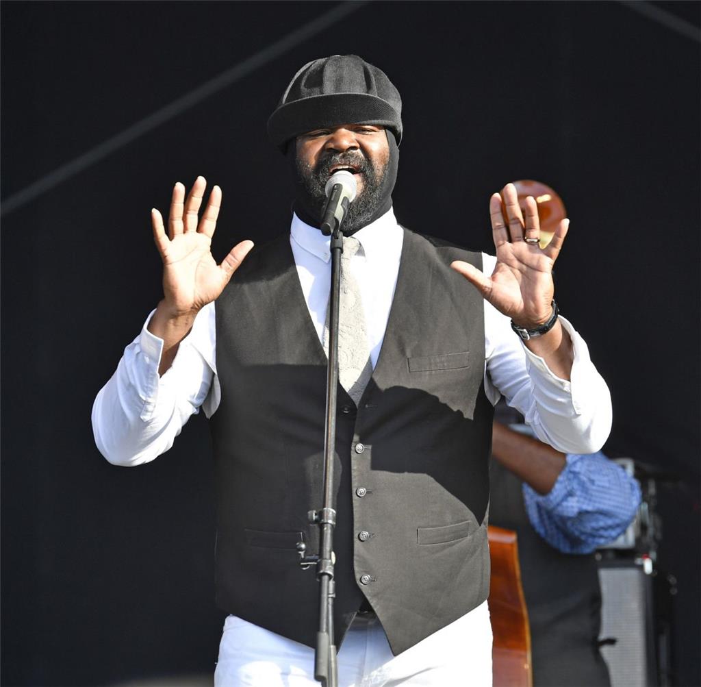 Cool Million und Gregory Porter beim Open Air in Bremerhaven. Foto: Scheschonka