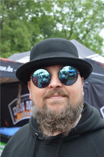 Coole Brille. Foto: Schoener