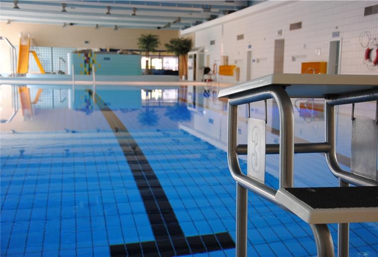 Bahn frei für die Schwimmer Coronabedingt dürfen zunächst nur Schulen und Vereine das AquaFit in Zeven nutzen.