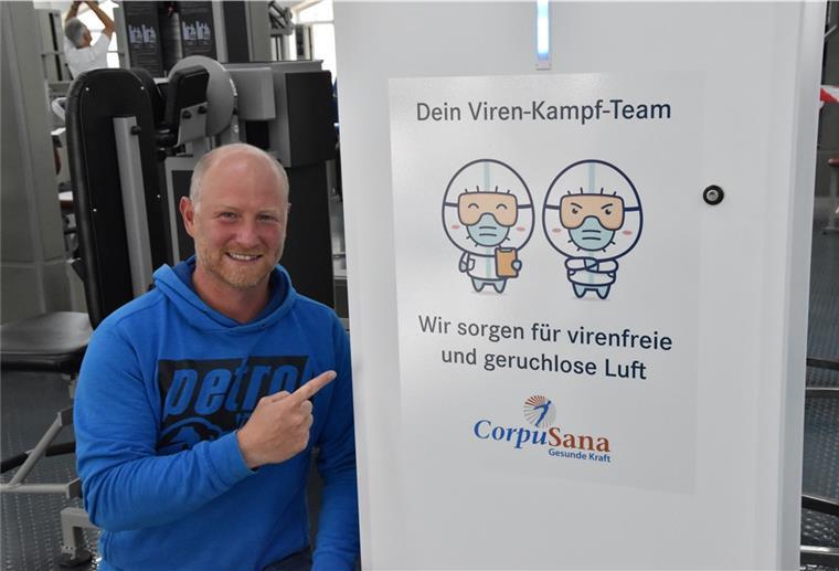 Training so wichtig wie tägliches Zähneputzen CorpuSana Inhaber Valentin Kluge hat nachhaltig in die Gesundheit seiner Kunden investiert und freiwillig zehn Luftreiniger angeschafft.
