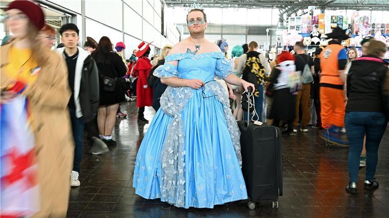 Cosplayer treffen sich auf der Buchmesse Cosplayer gehören jedes Jahr zur Leipziger Buchmesse dazu.