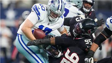 Cowboys-Quarterback Cooper Rush erlebte mit fünf Sacks einen schmerzhaften Abend.