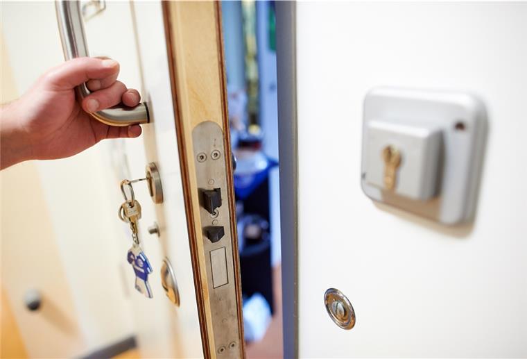 Mordprozess: Berner wird in geschlossene Psychiatrie eingewiesen Da der 30 Jahre alte Angeklagte aus Berne psychisch schwerst gestört ist, wird er in die geschlossene Psychiatrie eingewiesen. Foto Thissen