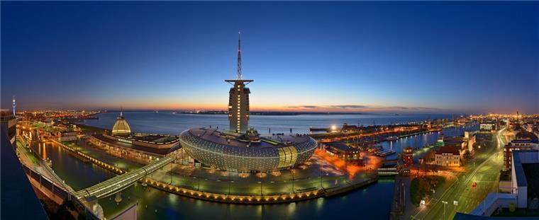 Atemberaubend: Wetten, dass du Bremerhaven so noch nie gesehen hast? Da fällt uns nur ein Wort ein: wow! Aus dieser Perspektive würden wir uns Bremerhaven am liebsten über das Bett hängen. Mit den Fotoleinwänden der NORDSEE-ZEITUNG ist das jetzt möglich.