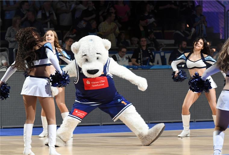 Die Eisbären fegen Schlusslicht Ehingen aus der Stadthalle Da geht Maskottchen Dunky steil. Die Eisbären feierten einen dreistelligen Erfolg gegen Schlusslicht Ehingen.