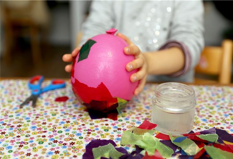 Online-Ferienprogramm für Bremerhavener Kinder Damit es den Osterferien nicht langweilig wird, bringt das Rückenwind-Team einige Bastel-Ideen in die Kinderzimmer - natürlich alles online.