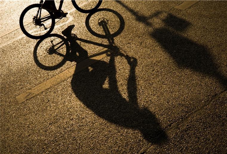 Reinkenheide: Radwege werden saniert Damit Radler in Bremerhaven sicher unterwegs sein können, müssen die Wege regelmäßig repariert werden.