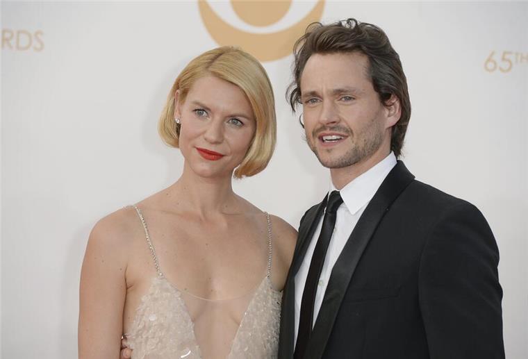 Schauspielerin Claire Danes erwartet drittes Kind Eine Frau und ein Mann in Abendgarderobe.