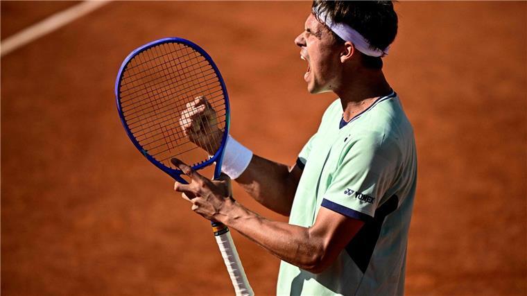 „Mit Geld nicht zu bezahlen“: Altmaier bei French Open stark Daniel Altmaier steht bei den French Open im Achtelfinale.
