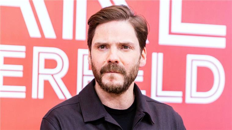 Jude Law nackt und zahnlos in Abenteuer-Thriller „Eden“ Daniel Brühl gehört zur hochkarätigen Besetzung (Archivbild).
