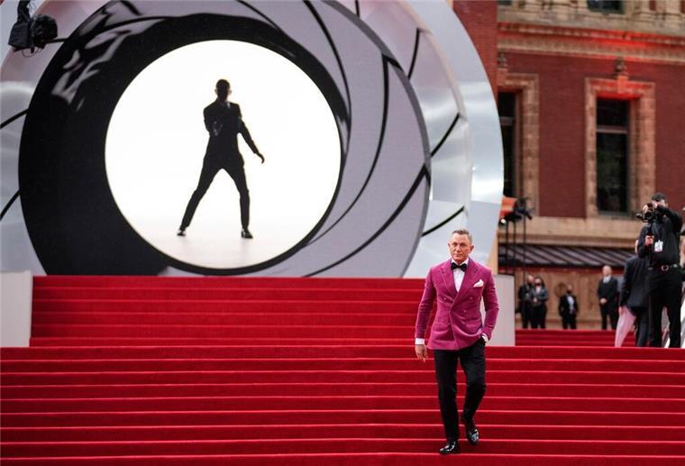 Nach Amazon-Übernahme: James Bonds Casting-Chefin hört auf Daniel Craig und seine Vorgänger Pierce Brosnan und Timothy Dalton wurden von Debbie McWilliams gecastet.