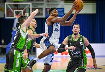 Daniel Laster warf bei der Heimniederlage gegen Trier vier Punkte für die Eisbären.