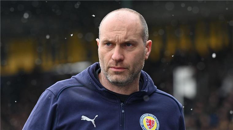 Eintracht Braunschweig setzt weiter auf Trainer Scherning Daniel Scherning bleibt Trainer von Eintracht Braunschweig.
