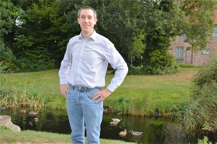Daniel Tietjen fühlt sich wohl in Bad Bederkesa. Hier hat der Bremerhavener die anspruchsvolle Aufgabe der Leitung der Außenstelle derTelefon-Seelsorge Elbe-Weser übernommen.