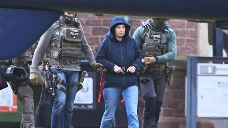 Ex-Terroristin Klette soll Wohnung in Bremen gemietet haben Daniela Klette wurde Anfang 2024 nach mehr als 30 Jahren Fahndung gefasst. In Kürze soll der Prozess gegen das frühere RAF-Mitglied wegen Raubüberfällen beginnen. (Archivbild)