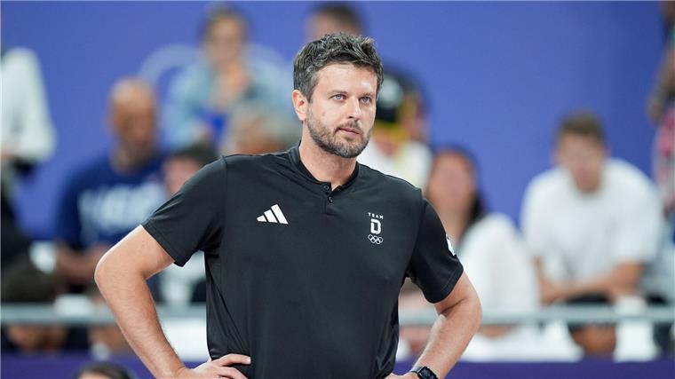 Nationenliga: Deutsche Volleyballer schlagen Holland Darf einen Sieg bejubeln: Bundestrainer Michal Winiarski.