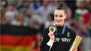 Darja Varfolomeev ist Olympiasiegerin und hat für dieses Ziel eine Ehrenrunde in der Schule in Kauf genommen.