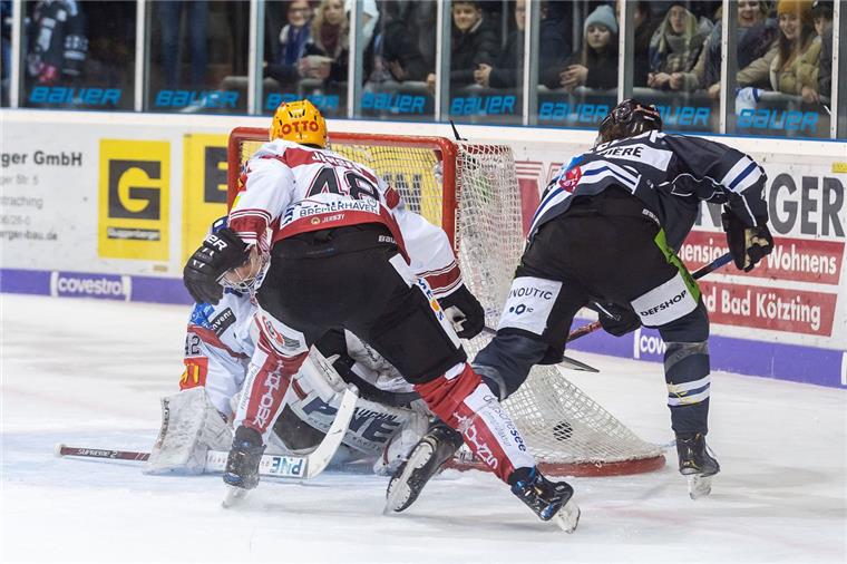 Das 2:0 durch Antoine Laganière für die Straubing Tigers - am Ende wurde es eine Klatsche für die Fischtown Pinguins.