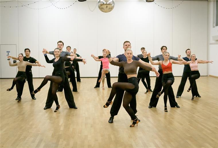TSG Bremerhaven freut sich auf Premierengala Das A-Team der TSG Bremerhaven stellt am 27. Oktober seine neue Choreografie in der Stadthalle vor.