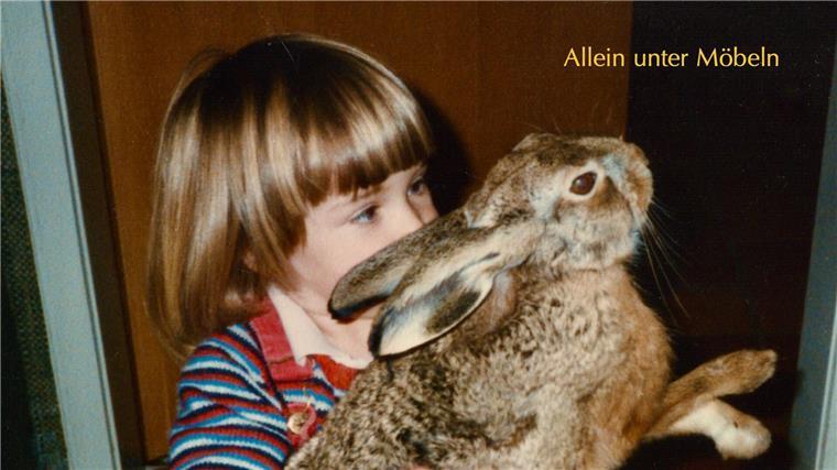 Leipziger Band Hotel Rimini veröffentlicht erstes Album Das Album „Allein unter Möbeln“ von Hotel Rimini ist am 27. Oktober via self-release erschienen.