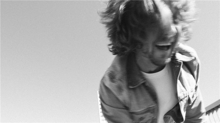 Samu Haber und die Karriere nach Sunrise Avenue Das Albumcover „Me Free My Way“ von Samu Haber.