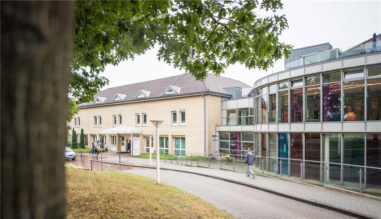 Ameos-Klinik in Debstedt: Dann ziehen Urologie und Orthopädie um Das Ameos-Klinikum Seepark Geestland im Juni 2018.