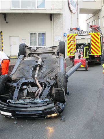 Das Auto des 22-Jährigen landete auf dem Dach.