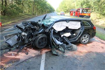 Das Auto nach dem schweren Unfall auf der L135 zwischen Holßel und Midlum.