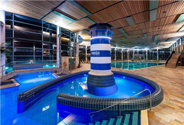 Schwimmbecken im OLantis