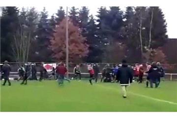 Das Bild zeigt eine Szene aus dem Video in den sozialen Netzwerken.