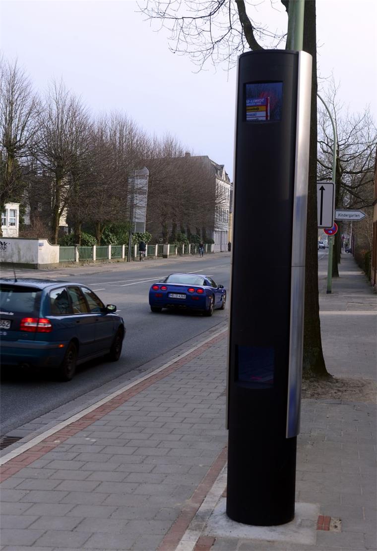 Das Blitzgerät am Fuß der Wulsdorfer Rampe wurde Mitte Februar aufgebaut. Jetzt ist es in Betrieb.