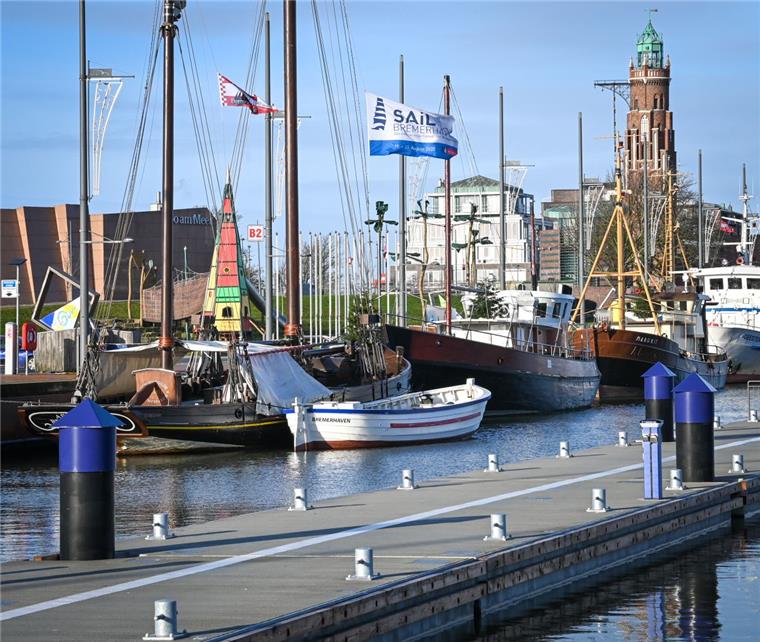 Schiffergilde Bremerhaven saniert Helgoländer Börteboot Ein Börteboot liegt im Neuen Hafen von Bremerhaven.