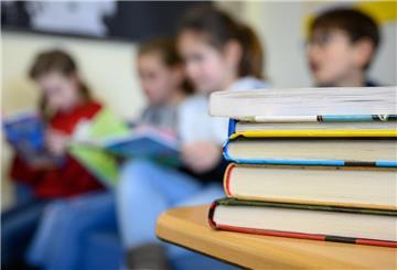 Das Bremer Leseband-Projekt wurde von Lehrkräften gut bewertet. Ziel ist es, das Programm auf alle Schulen im Land Bremen auszuweiten.