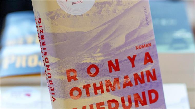 Das Buch „Vierundsiebzig“ von Ronya Othmann steht auf der Shortlist für den Deutschen Buchpreis. (Archivbild)
