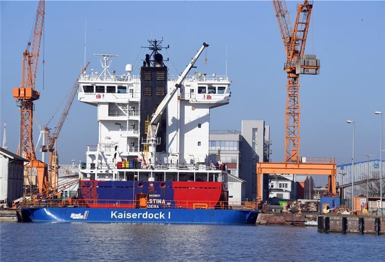 Bundeskartellamt genehmigt Kauf der Lloyd Werft Das Bundeskartellamt hat den Kauf der Lloyd Werft abgesegnet. Damit kann kommende Woche die Werft nun der Rönner-Gruppe und der Zech-Stiftung übergeben werden. Foto: Archiv