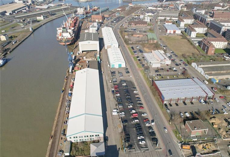 Bremerhaven: Aus MWB-Werftgelände wird Fläche für Hafenumschlag Luftfoto vom MWB-Gelände