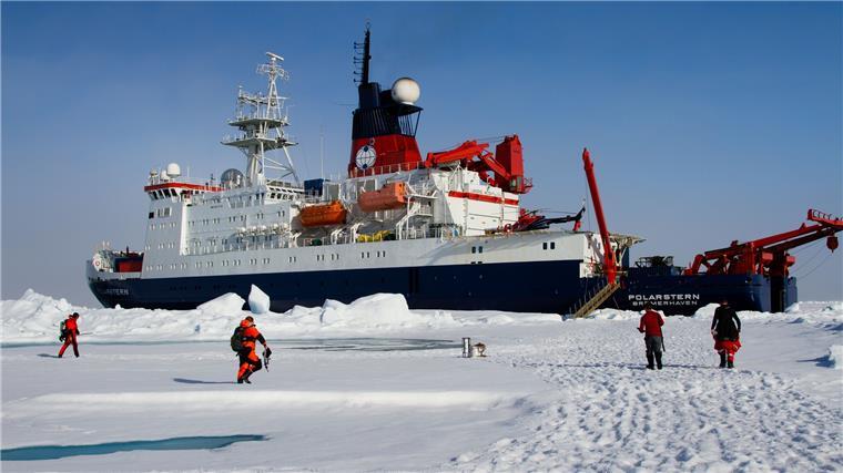 Die AWI-Chefin und ihr wichtiger Kampf um die neue „Polarstern“ Der Forschungseisbrecher "Polarstern" bei der MOSAiC-Expedition.