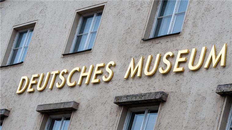 Das Deutsche Museum hat ein von den Nationalsozialisten geraubtes Kunstwerk des Landschaftsmalers Hans Thoma an die Erben des jüdischen Kunstsammlers Sigmund Waldes zurückgegeben. (Archivbild)