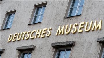 Das Deutsche Museum hat ein von den Nationalsozialisten geraubtes Kunstwerk des Landschaftsmalers Hans Thoma an die Erben des jüdischen Kunstsammlers Sigmund Waldes zurückgegeben. (Archivbild)