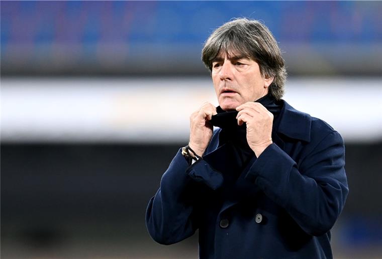 Das DFB-Präsidium hat Joachim Löw sein Vertrauen ausgesprochen.