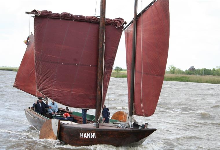 Dielenschiff „Hanni“ bleibt an Land Das Dielenschiff „Hanni“, sonst von Mai bis September auf der Weser und den Sielen unterwegs, bleibt in diesem Jahr an Land.