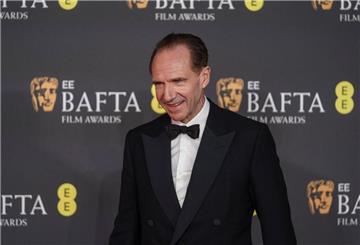 Das Drama „Konklave“ erhielt vier Preise. Hauptdarsteller Ralph Fiennes ging allerdings leer aus.