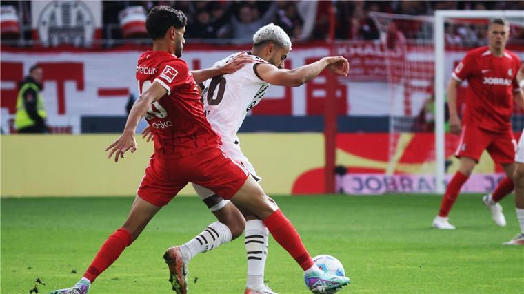 Grifo verschießt Elfmeter: St. Pauli gewinnt in Freiburg Das Duell zwischen Freiburg und St. Pauli war umkämpft.