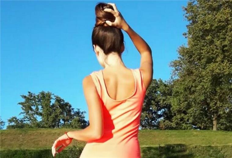 Entfesselt: So sexy ist ein befreiter Dutt in Zeitlupe Das Dutt-Video von Instagram-Nutzerin vikituks wurde innerhalb eines Tages fast 16.000 Mal angeschaut.
