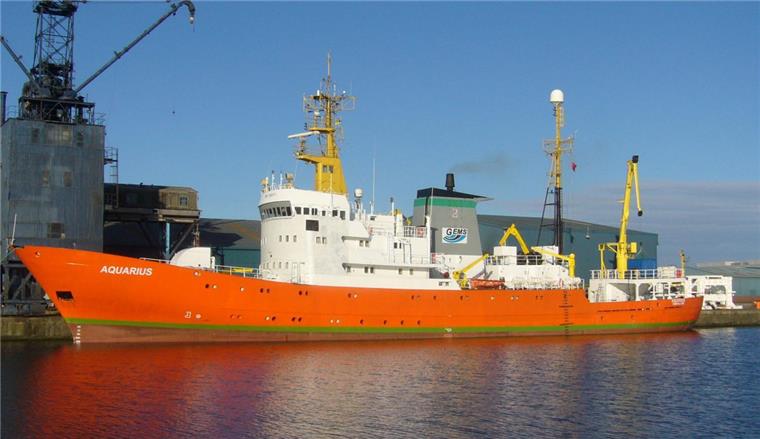 Das ehemalige Fischereischutzboot "Meerkatze" soll als "Aquarius" Flüchtlinge im Mittelmeer vor dem Ertrinken retten.