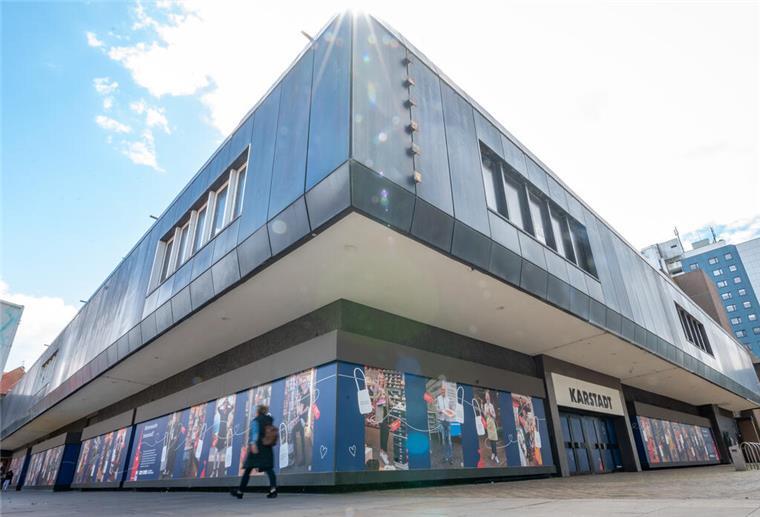 Eindrucksvolles Plädoyer: Warum das Karstadt-Gebäude nicht abgerissen werden darf Das ehemalige Karstadt-Gebäude in der Bremerhavener Innenstadt.