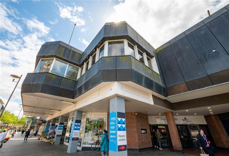 Architektur in Bremerhaven: Was findet ihr gelungen, was ist hässlich? Das ehemalige Karstadt-Gebäude und seine Passage.