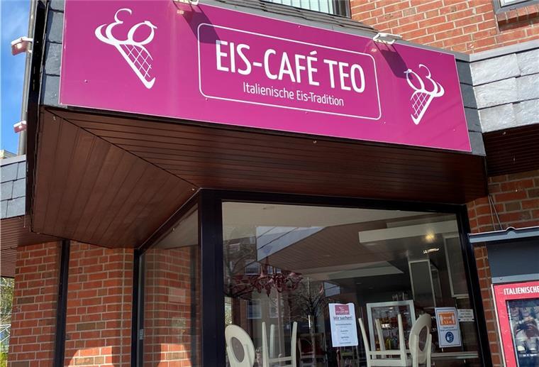 Nordenhamer Eiscafé fehlt es an Personal Das Eis-Café Teo bleibt vorerst noch geschlossen. Grund dafür ist Personalmangel. Auf einem Schild im Fenster wird nach Mitarbeitern gesucht.